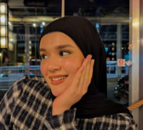 Melike Zehra Varol Photo